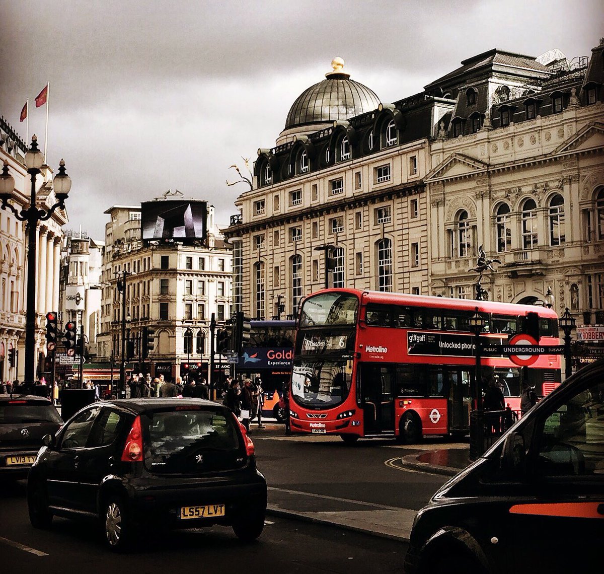 #PrayForLondon  via <a href="/AdamParkhomenko/">Adam Parkhomenko</a>