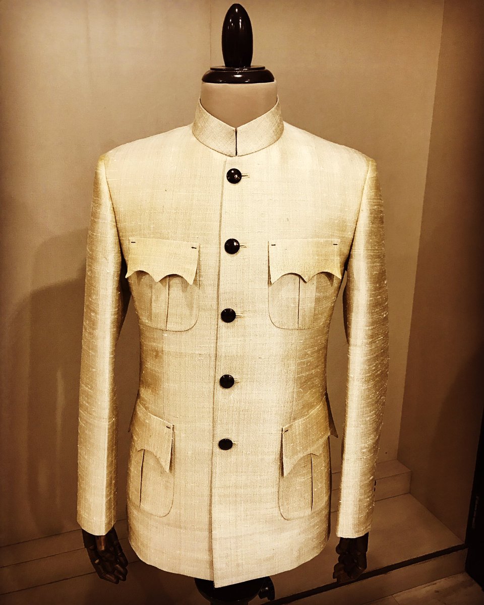 savoiremenswear's tweet photo. #SPRINGSUMMER2017 #ethnicjacket #savoiremenscouture https://t.co/fbfT1x48pC