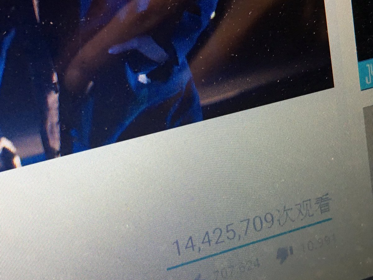 pikmarkachu's tweet photo. 段宜恩你给我站起来！！！😭😭😭
一拿到奖杯就跪了傻恩啊
大家刷油管加油！！！！！！！！油管！！刷！！！！！！
仙女们辛苦了 https://t.co/MlufutRPUM
