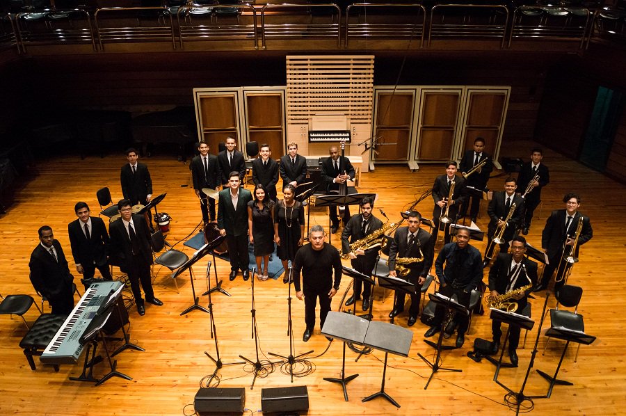 ConservatorioSB's tweet photo. La Simón Bolívar Big Band Jazz rendirá homenaje póstumo al arquitecto Tomás Lugo en @_lasede . #30Mar #4pm https://t.co/54NPYn12rE