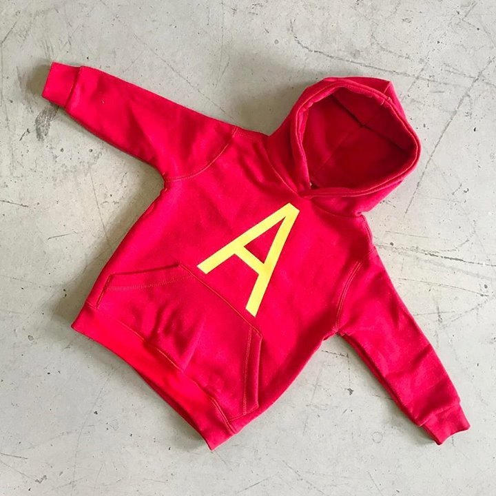 burgerprint's tweet image. Questa felpa da bimbo è fighissima!!! 🖖❤️ #kids #sweatshirt #apparel #red #yellow #ink #cu… ift.tt/2nBIAxL