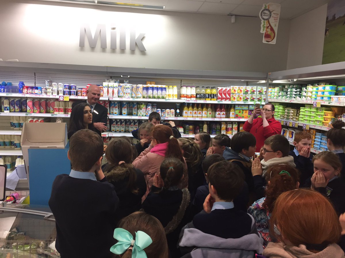 MsDunne3rd4th's tweet photo. More pictures from our visit to @SuperValuIRL today with @BiaBites 🍓🍇🥕 https://t.co/NVr0HFfLkc