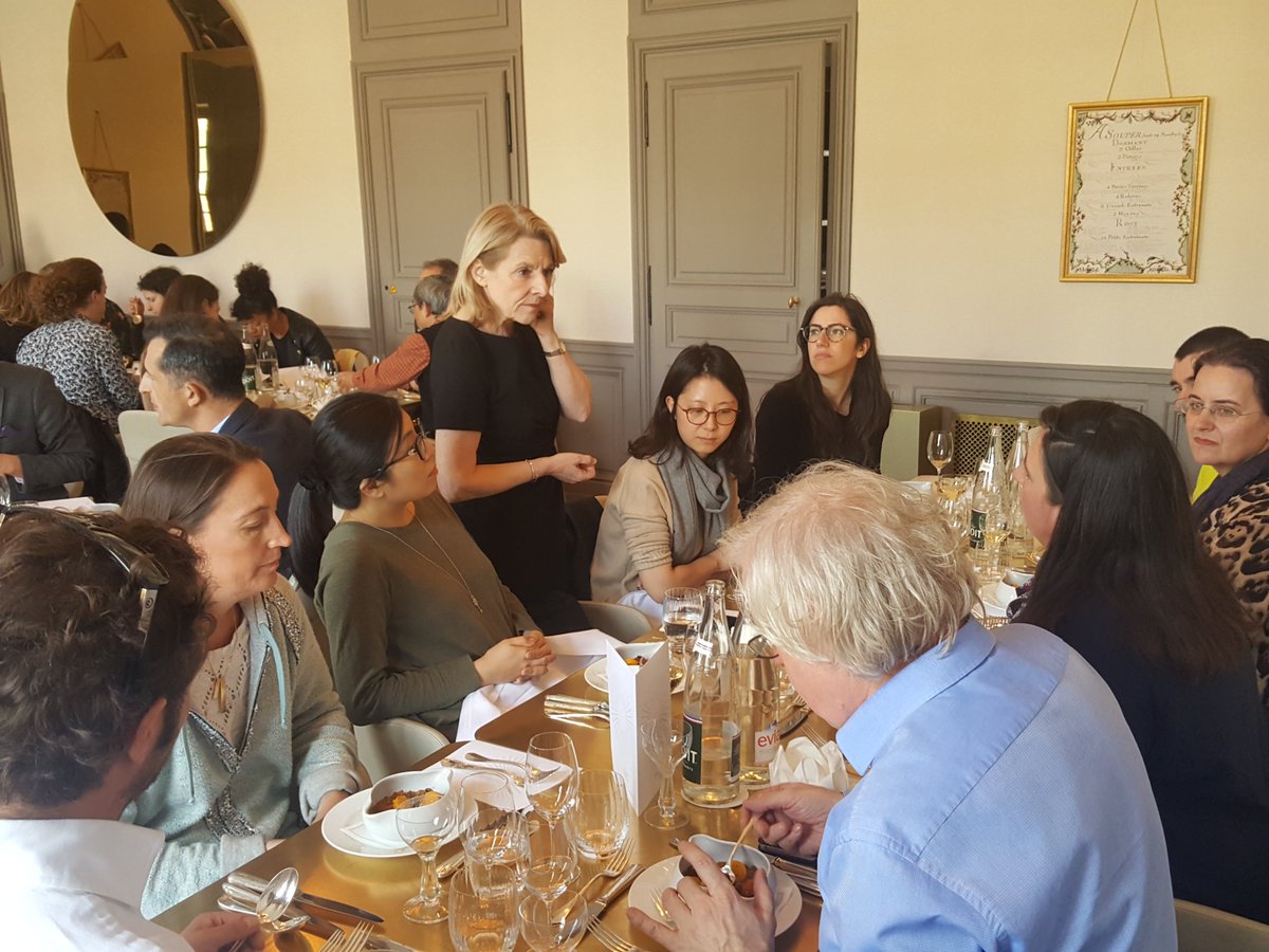 VisitParisIdf's tweet photo. #SaisonCulturelle2017 80 journalistes (re)découvrent richesses de @CVersailles avec @catherinepegard en présence d'@othmannasrou #Tourisme https://t.co/NQ2gh08ZIj