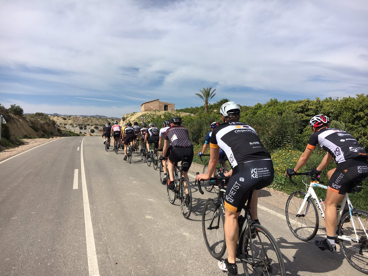 Geert_D8's tweet image. #VokaFietst aangekomen voor 4e editie #Mojacar met @KortwegTravel . Veelbelovende start met 28 gemotiveerde deelnemers @VokaWVL @VOKA_OVL