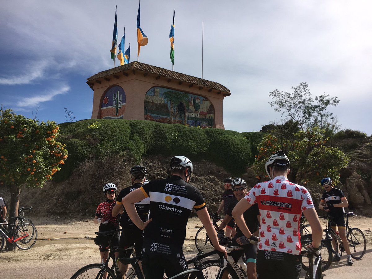 Geert_D8's tweet image. #VokaFietst aangekomen voor 4e editie #Mojacar met @KortwegTravel . Veelbelovende start met 28 gemotiveerde deelnemers @VokaWVL @VOKA_OVL