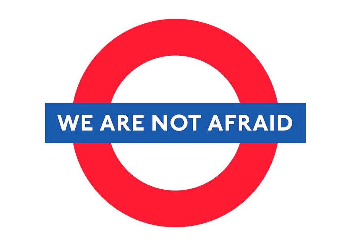 spark_pix's tweet photo. London together. #westminster https://t.co/zoJa8DzPuK