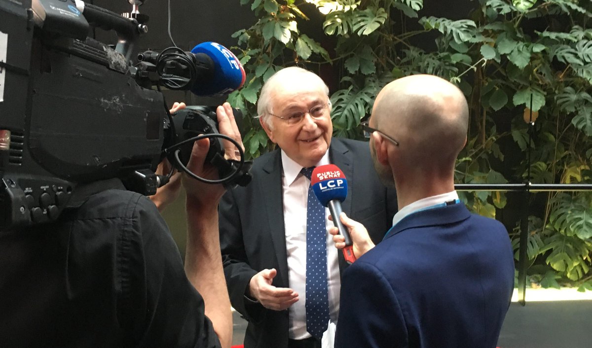 JCheminade's tweet image. Interviewé par @publicsenat et @LCP lors de l'#AMF2017 sur mon projet pour le territoire cheminade2017.fr/Collectivites-… #Cheminade2017