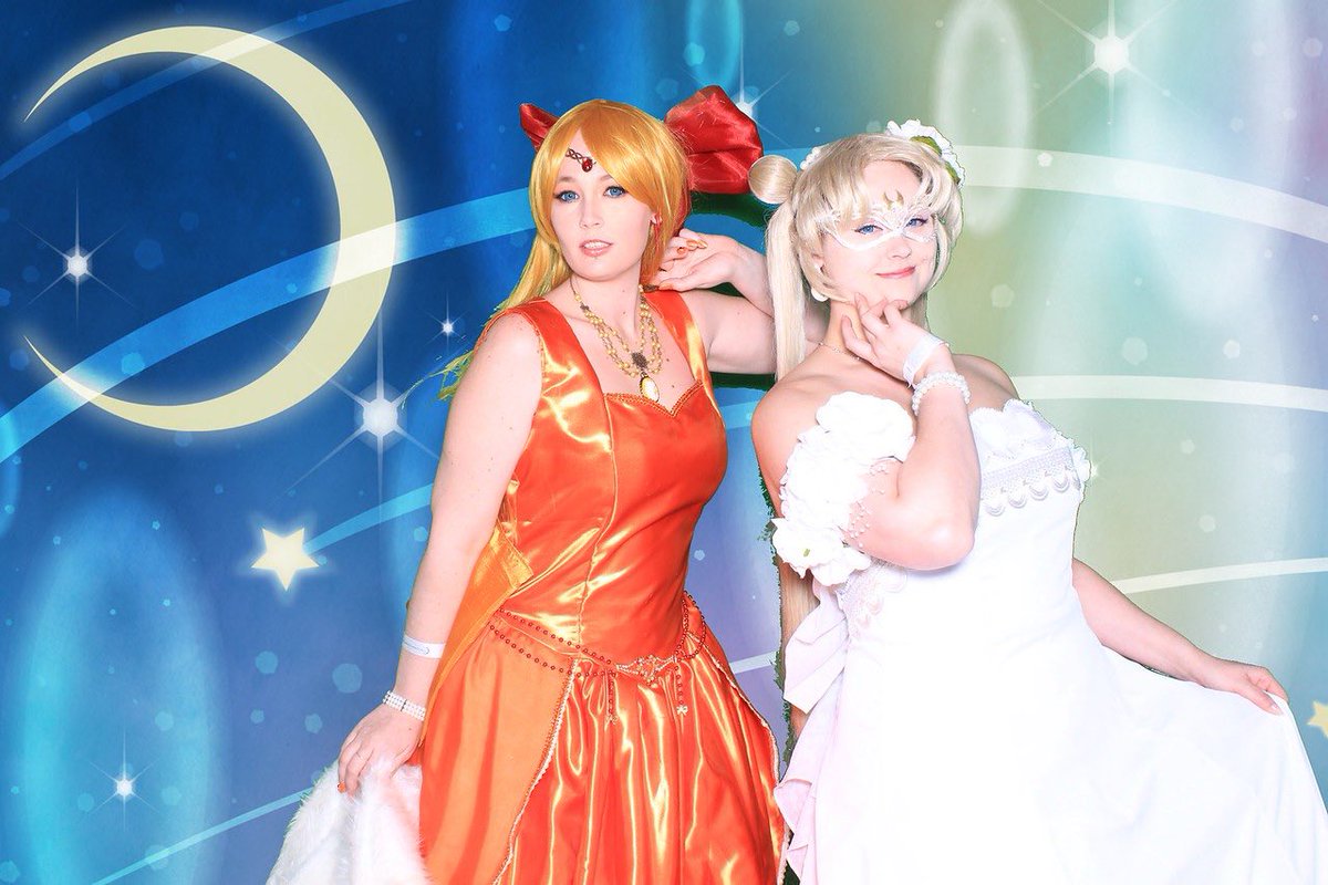 SugarHighSenpai's tweet photo. Minako and Usagi. Fabulous friends.. 🎀❤🌙 #smmb2017 #moonie #SailorMoon #cosplay https://t.co/pCAHe0ikFp