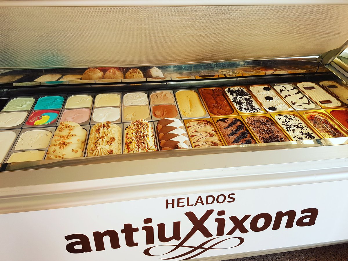 HDaikiri's tweet photo. Ya tenemos aqui las cremas! Mas de 30 sabores para que escojas tu favorita!! #AntiuXixona #Heladeriadaikiri https://t.co/YDtJGVskqJ