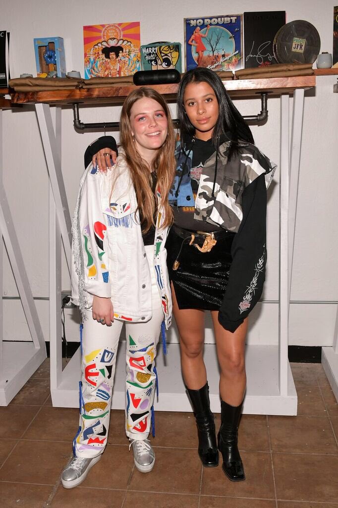 la_elements's tweet photo. #fashion collab @SamiMiro and @BravadoUSA here at #sxsw with @maggierogers who is on #thelatelateshow tonight with @JKCorden #maggierogers https://t.co/oUCH76PdRF