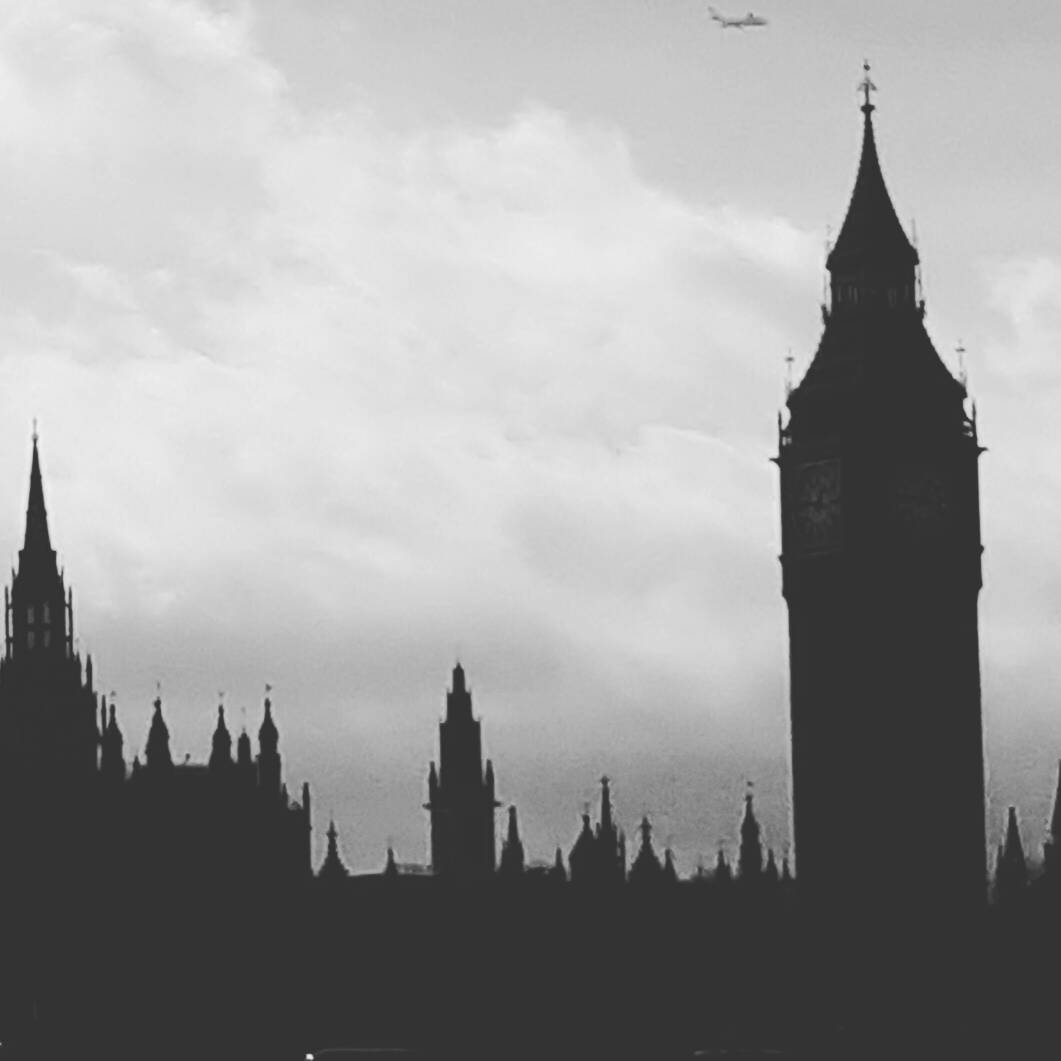 Ali_no73's tweet photo. Heartbreaking to watch the scenes in London. 
Thoughts and prayers with all affected 
#london https://t.co/bsEv3T6KZs