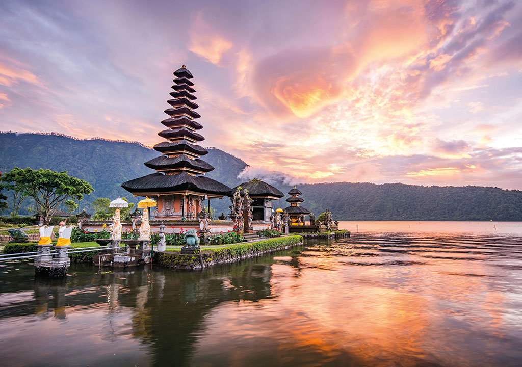 Tripadvisor's tweet photo. And the #1 destination in the world is… #Bali! Have you been? Tweet us your travel tips &amp; photos! #TravelersChoice https://t.co/HBRlFkSinC