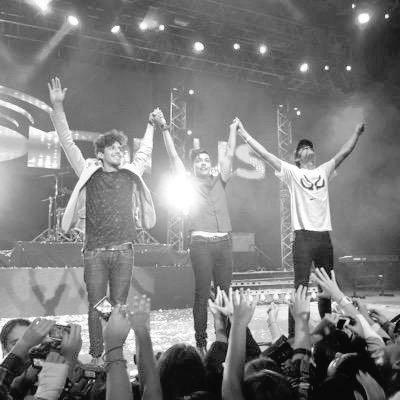 SStrxngers's tweet photo. @CheloMichelli @SonusBand @MamaSonus esperamos que les guste 💕💕 https://t.co/FlZaQ0YPLb