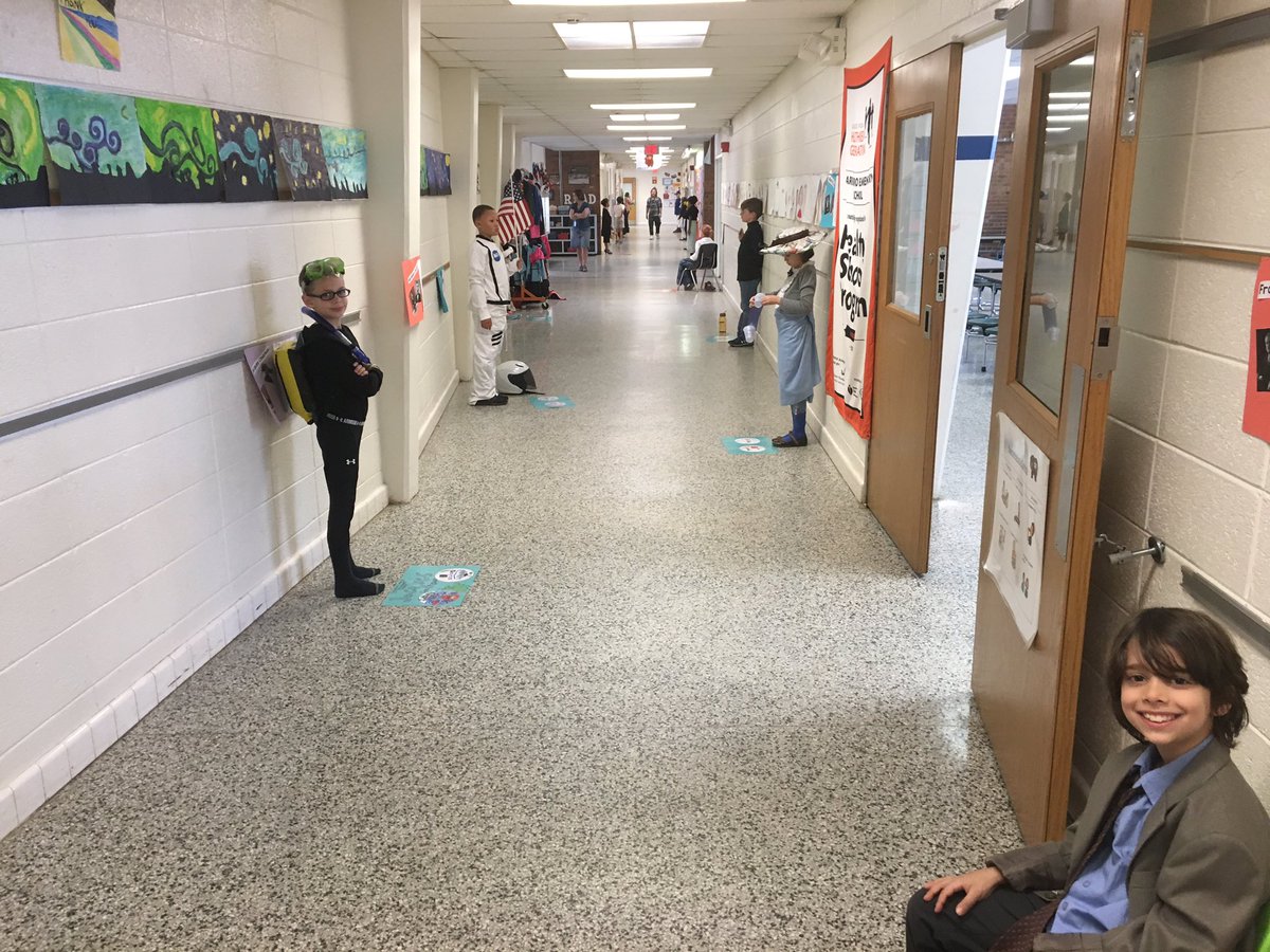 The calm before the storm...we are ready for #WaxMuseum part one! #mssoldner