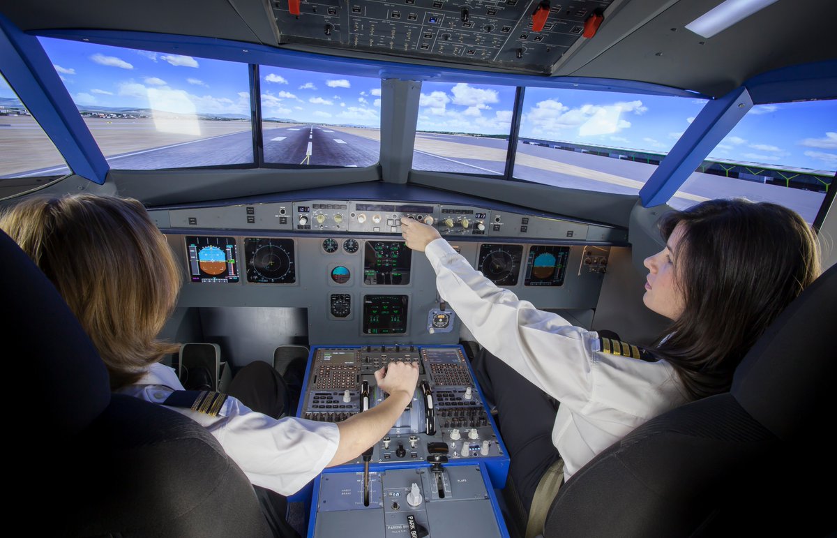 AirpointCS's tweet photo. 👨✈️Prepara la prueba de simulador de la convocatoria @Iberia en #Simloc. Asegúrate la mejor preparación.Reserva ya !https://t.co/YBQpJjMhxw https://t.co/cmQWiypqKZ