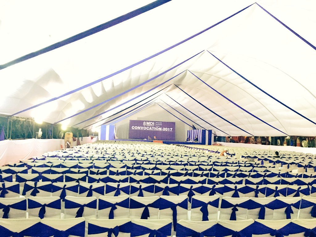MDIGurgaon's tweet photo. This is for a new beginning...!! #convocation2017 #mandevian #mdi #classof2017  #UntilWeMeetAgain https://t.co/JlQpRcf06G