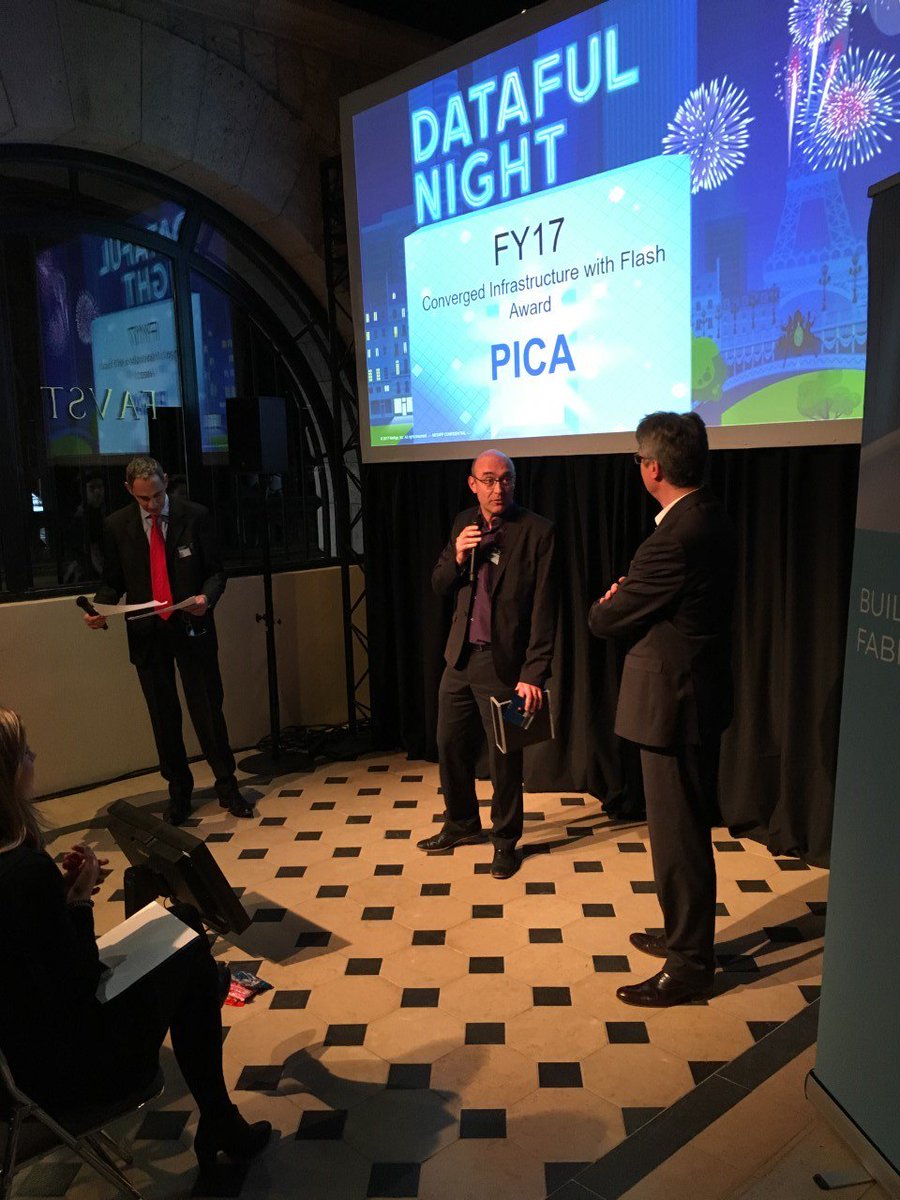 Notre partenaire #PICA reçoit l'Award de l'infrastructure convergée avec du #flash ! #dataful #datafulNight #PartnerExecutiveForum