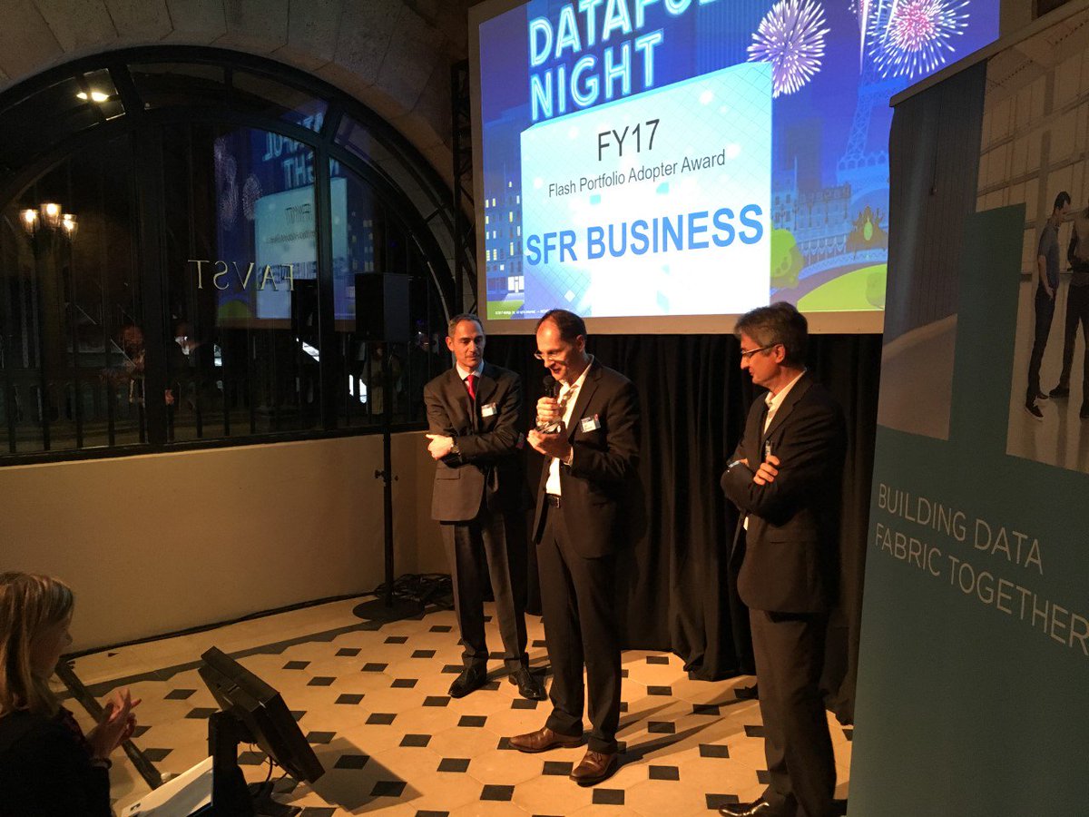 Notre partenaire <a href="/SFR_Business/">SFR Business</a> reçoit le #Flash Portfolio adopter Award - Félicitations ! #dataful #datafulNight #PartnerExecutiveForum