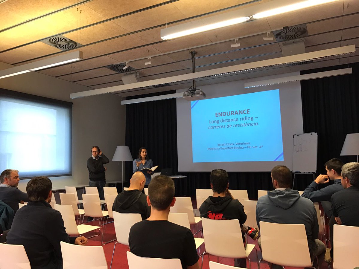 Creaccio's tweet photo. 1a formació #EnduranceLab, amb Igansi Casas, veterinari especialista en #endurance, membre comite FEI i seleccionador espanyol a @VIT_Osona https://t.co/D75eKmOe3J