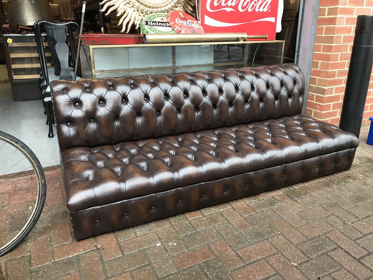 AntiquesandC's tweet photo. #chesterfield #sofa #buttonedback #buy me https://t.co/nJwlPaeyHj