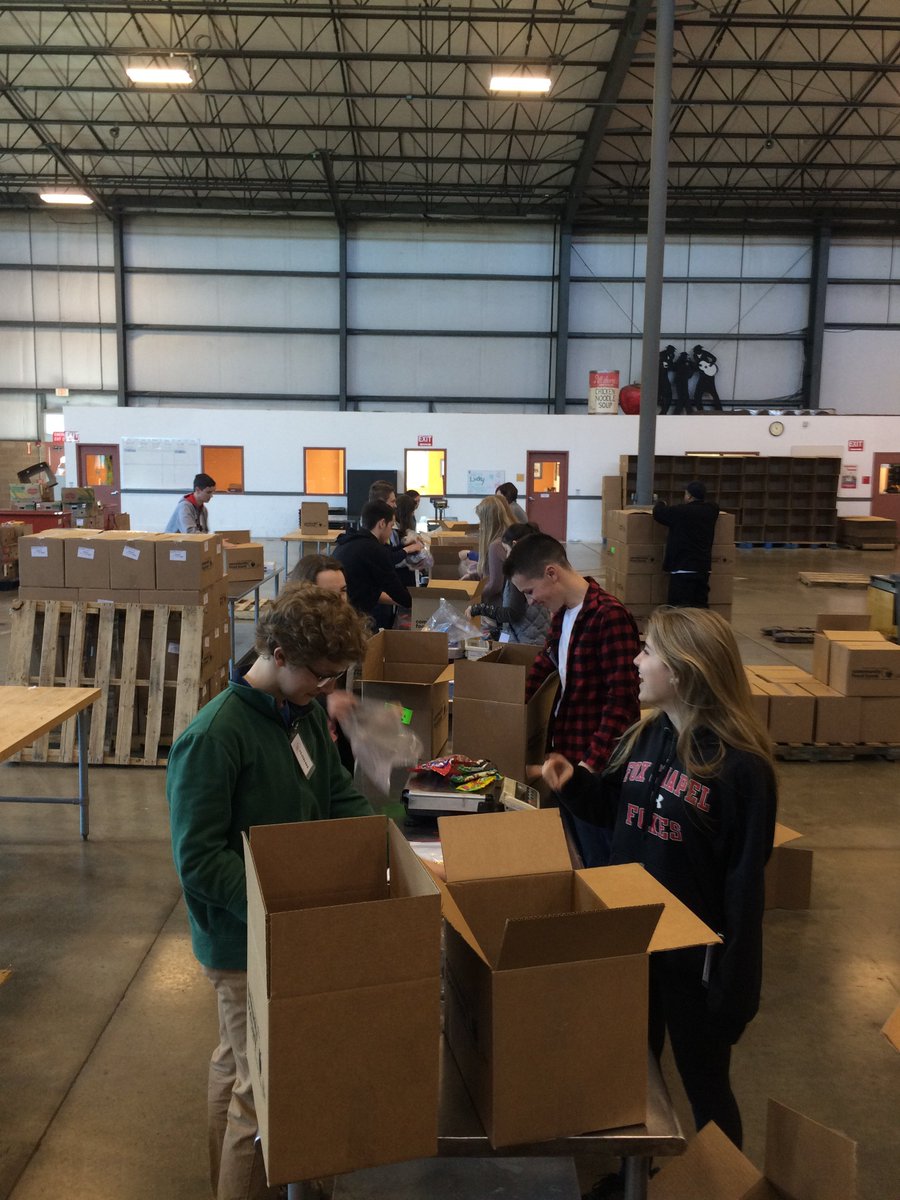 FCASD's tweet photo. Our HS @FCstugovt Community Outreach Committee volunteered today at the Gtr. Pgh Food Bank. They repackaged more than 200 boxes of food. https://t.co/hXwBDL0GPn