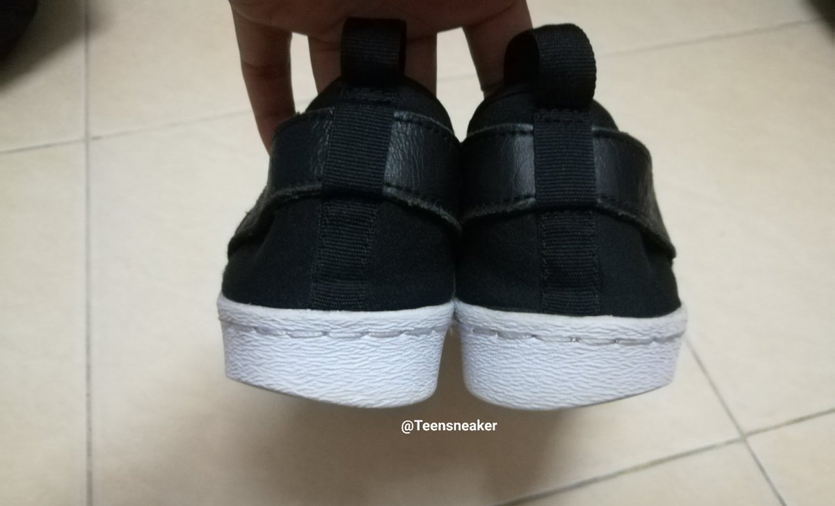 TeenSneaker's tweet photo. adidas super star slip-on
made in indinesia 
Sz.6 (24.5 ซม)
*เท้า 38-39 ใส่ได้ 

ราคา : 2,200.-
สนใจ inbox ด่วนๆ ค๊า https://t.co/yjTX8UAkl9