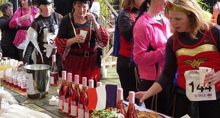 TotnesWaterside's tweet photo. Join in this Saturday's Delicious Dart Trail - cheer on the runners as they start to arrive from 10am. @visittotnes  @DelishTrails #whatson https://t.co/0nJEUgnwRO