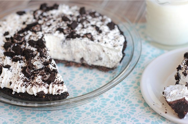 CraftCreateCook's tweet photo. Cookies &amp; Creme @EdwardsDesserts Pie! Sooooo yummy! https://t.co/akdh8fECYR  #ad #EdwardsPieceOffering #Pie #dessert #yum https://t.co/O9eA8VZ4H3