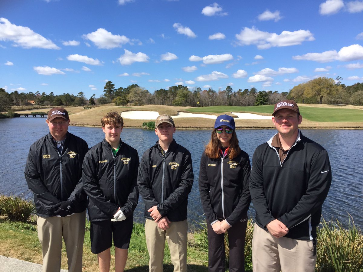 coachRG3's tweet image. Absegami Golf Team before round at Barefoot Resort -Love Course, Myrtle Beach. #swingtraining #swingbreak #firstdayofswing