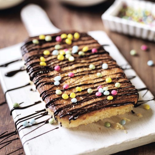 Cooked_UK's tweet image. Traybakes are ideal for bake sales, try this @puddingqueen orange jaffa version! @absolute_press cooked.com/Hannah-Miles/A…