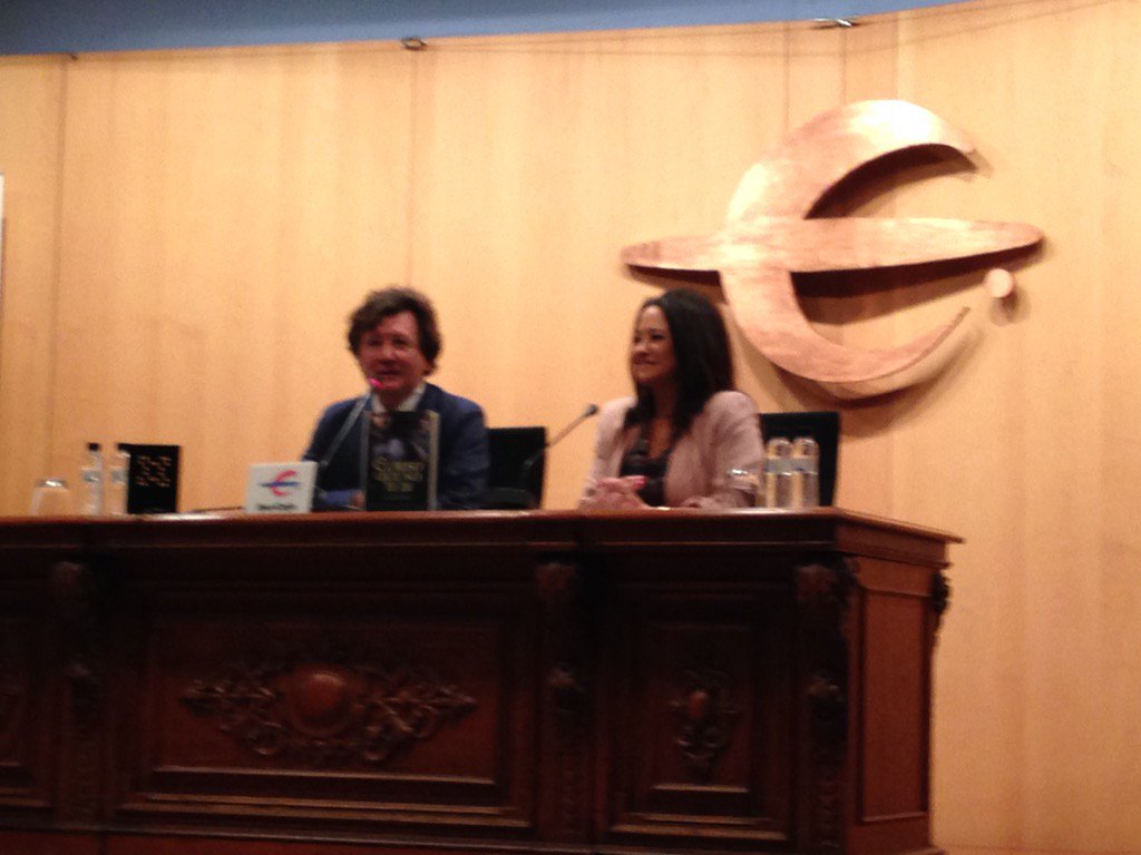FundIbercaja's tweet photo. .@MagdalenaLasala presenta en Ibercaja Huesca su novela "El beso que no te di" @esferalibros https://t.co/Edhj3Y236q