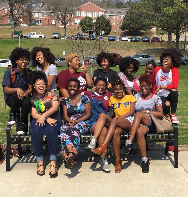 AshGotTheCASH's tweet image. #AAMU #SpringWeek #CremeOfNature #MelaninPoppin #Curls #NaturalBeauties