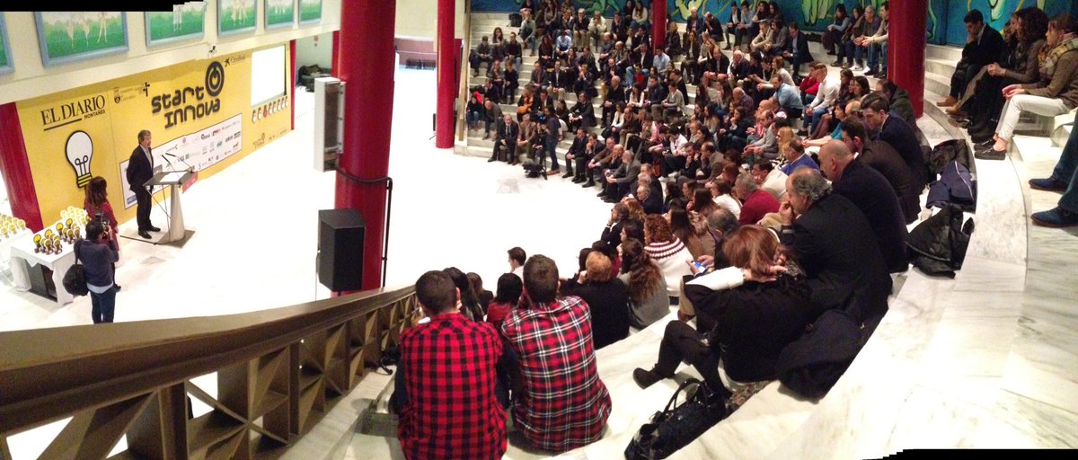 lfonsotome's tweet photo. Clausura de otro curso de @STARTinnovaDM, siempre de la mano de @emprendecise y @dmontanes #Gracias! https://t.co/l5SBJslDIq