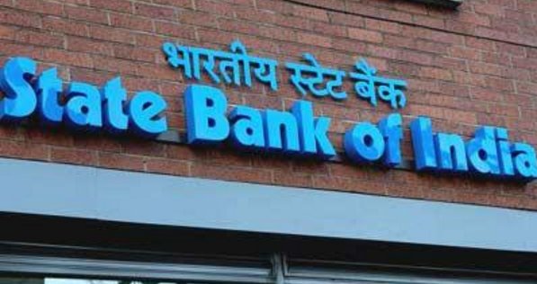 navgujaratsamay's tweet photo. #DeMonetisation : નિયમ તોડીને જૂની નોટ બદલતા @TheOfficialSBI ના બે કર્મચારી પકડાયા
#andhrapradesh #oldnotesexchange
https://t.co/90lJn5Jdjr https://t.co/LDNb8p6244