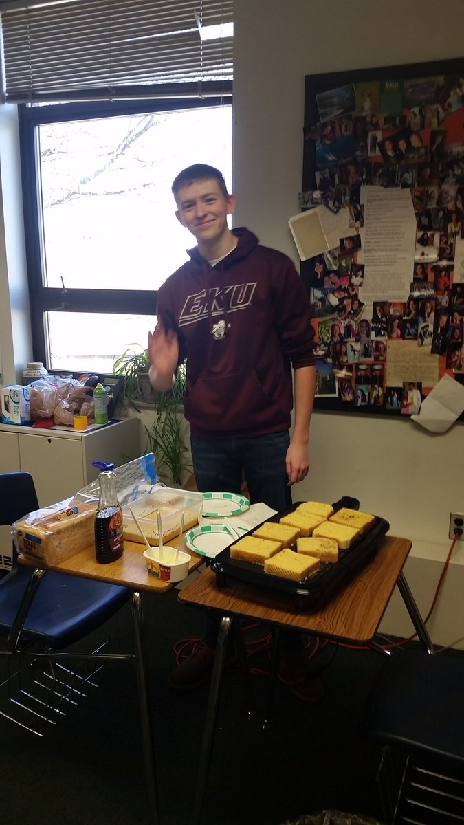 ApPsyDorgan's tweet photo. Spreading the orange through his love of cooking #FrenchToastbyAvery https://t.co/9MLieF8DzE