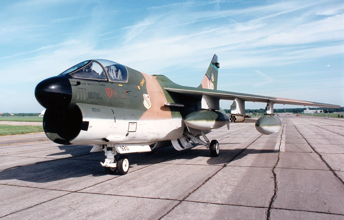 spad5017's tweet photo. @CpTplanespotter @lumpie125 @ufeellucky @MrRat395 @BlackMaverick12 @_AfterAirplanes @Frioacero @Hutch_USA #A_7 Corsair II https://t.co/hIlP5YI9bE