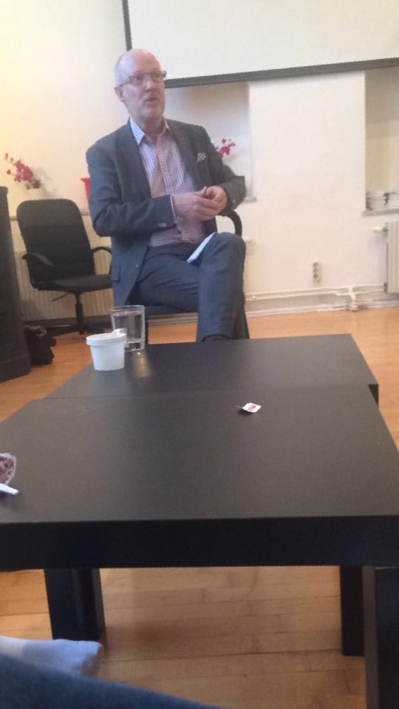 Intressant pratstund om bl.a skillnader mellan att vara kommunpolitiker och politiker på riksnivå med <a href="/MatsGerdau/">Mats Gerdau</a> &amp; <a href="/MSUstockholm/">MSU Stockholm</a> idag!