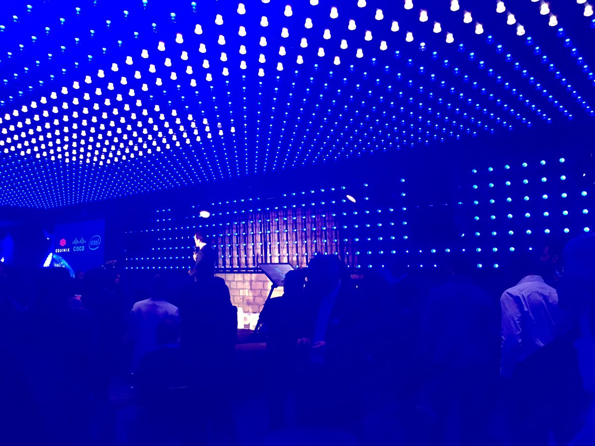 NetAppFrance's tweet photo. .@montiel_marc inaugure la soirée #Datafulnight ! @CiscoFrance @EquinixFR @IntelFrance #Dataful https://t.co/RW6AcasGpH