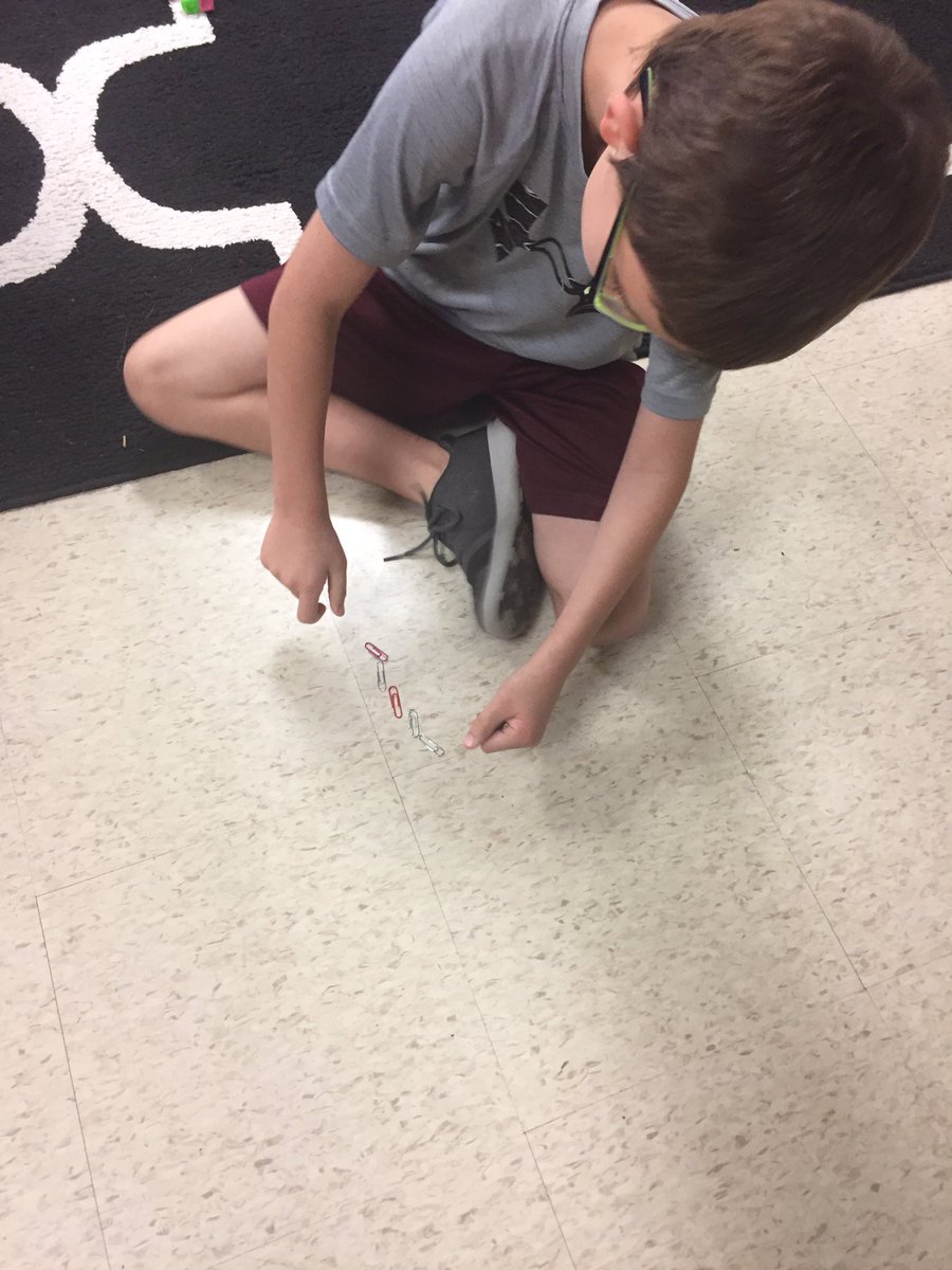 MillsapEL's tweet photo. How big is your foot? Mrs. Edwards' class experimented with unconventional measurement today. #@MillsapISD https://t.co/uLCctDDgfp