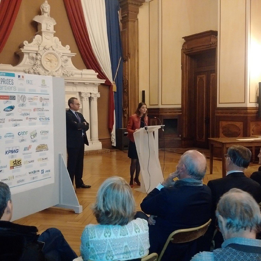 gnormand23's tweet photo. Signature @ENGIEgroup Charte entreprises et quartiers @Prefecture42 https://t.co/fKMNC46pV0