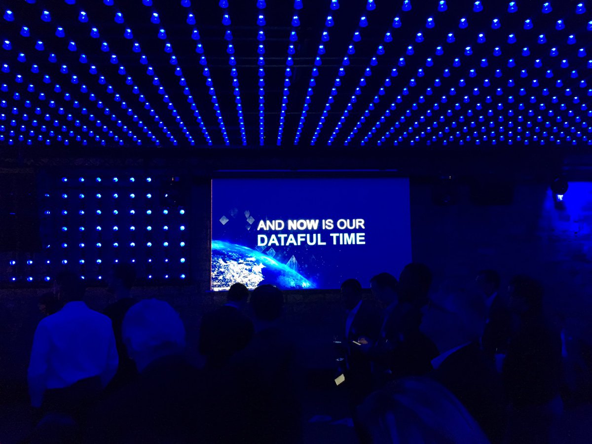 NetAppFrance's tweet photo. #Dataful : parlons désormais du temps de la #donnée ! @montiel_marc #Datafulnight https://t.co/9sjFRBzrVg