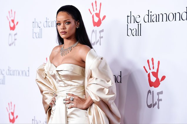 billboard's tweet photo. Rihanna is bringing her third #DiamondBall to New York https://t.co/TR5iyjtbg6 https://t.co/XikPW8YnDz