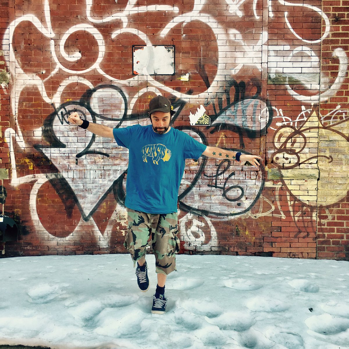 Beans on Toast (@beanstoast) on Twitter photo BROOKLYN
Tonight at <a href="/goldsoundsbar/">Gold Sounds Brooklyn</a>
44 Wilson Ave, NY 11237
Tickets on the door
8pm w/ <a href="/TheOldEdison617/">The Old Edison</a> and more... BROOKLYN
Tonight at <a href="/goldsoundsbar/">Gold Sounds Brooklyn</a>
44 Wilson Ave, NY 11237
Tickets on the door
8pm w/ <a href="/TheOldEdison617/">The Old Edison</a> and more...