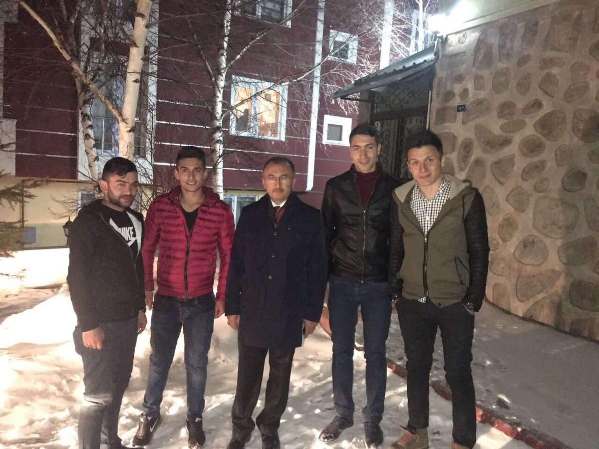 Başbakanımızın genç seçmenlere özel yazdığı mektupları Gece Gündüz demeden teslim etmeye devam ediyoruz.