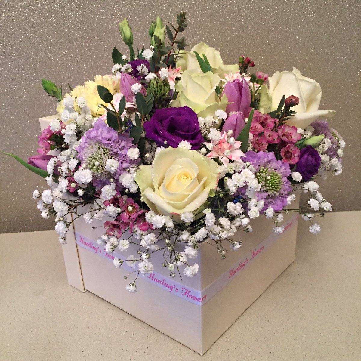 HardingFlowers's tweet image. #cheshuntflorist #hertfordshireflorist #hertfordshire #cheshunt #hatbox #mothersday
