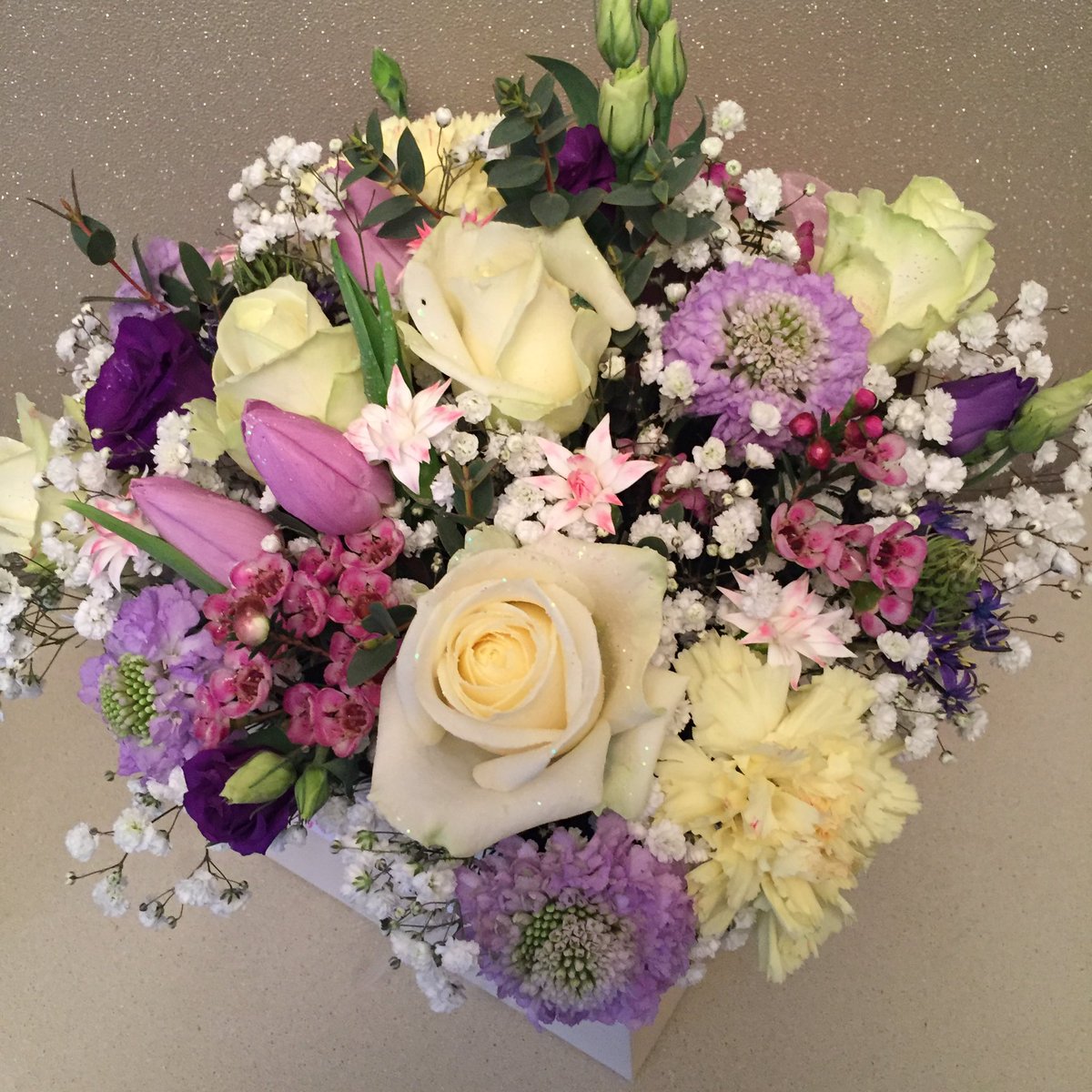 HardingFlowers's tweet image. #cheshuntflorist #hertfordshireflorist #hertfordshire #cheshunt #hatbox #mothersday