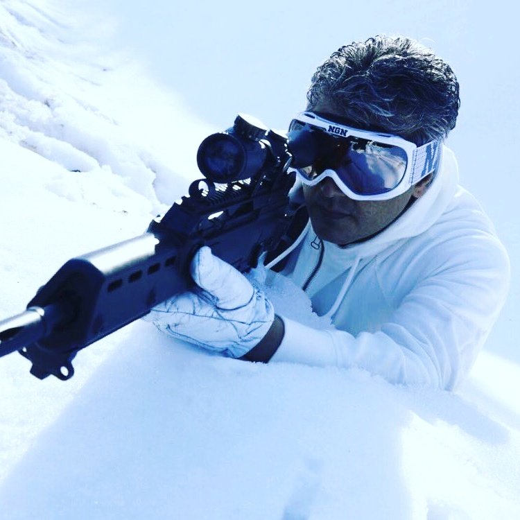 iam_Tharani's tweet photo. #VivegamSecondLook

Intha Scene ku.. Theater la.. 🔥💪

#Vivegam 🎬 #Thala ❤ #AK57 #AjithKumar https://t.co/fpsCKWN0WK