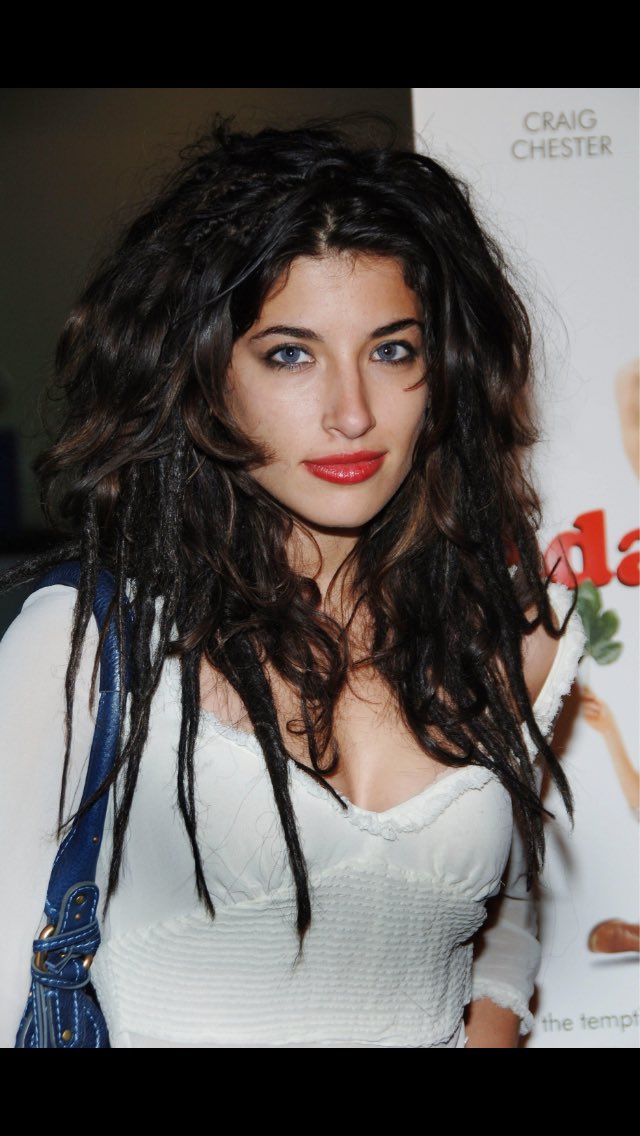 Happy birthday Tania Raymonde (1988). 