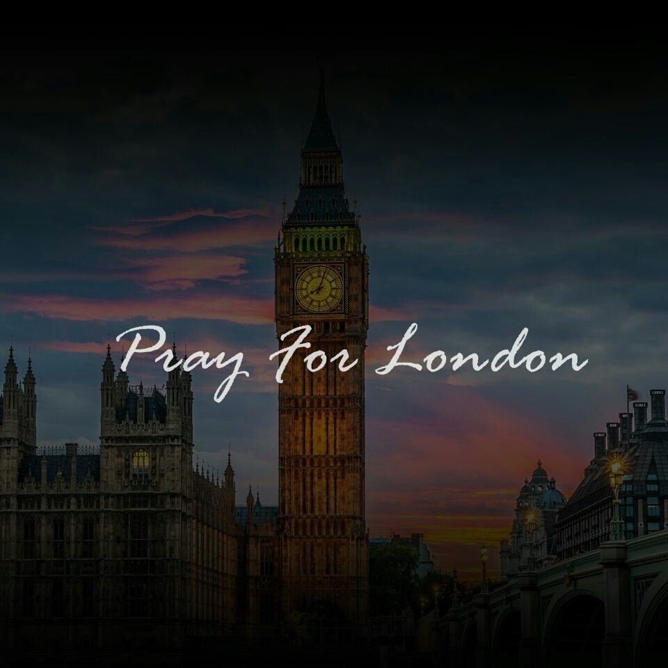 GrazyMaslow's tweet photo. No words just #PrayForLondon ! 💕🇰🇾 https://t.co/D7oGb4goU6