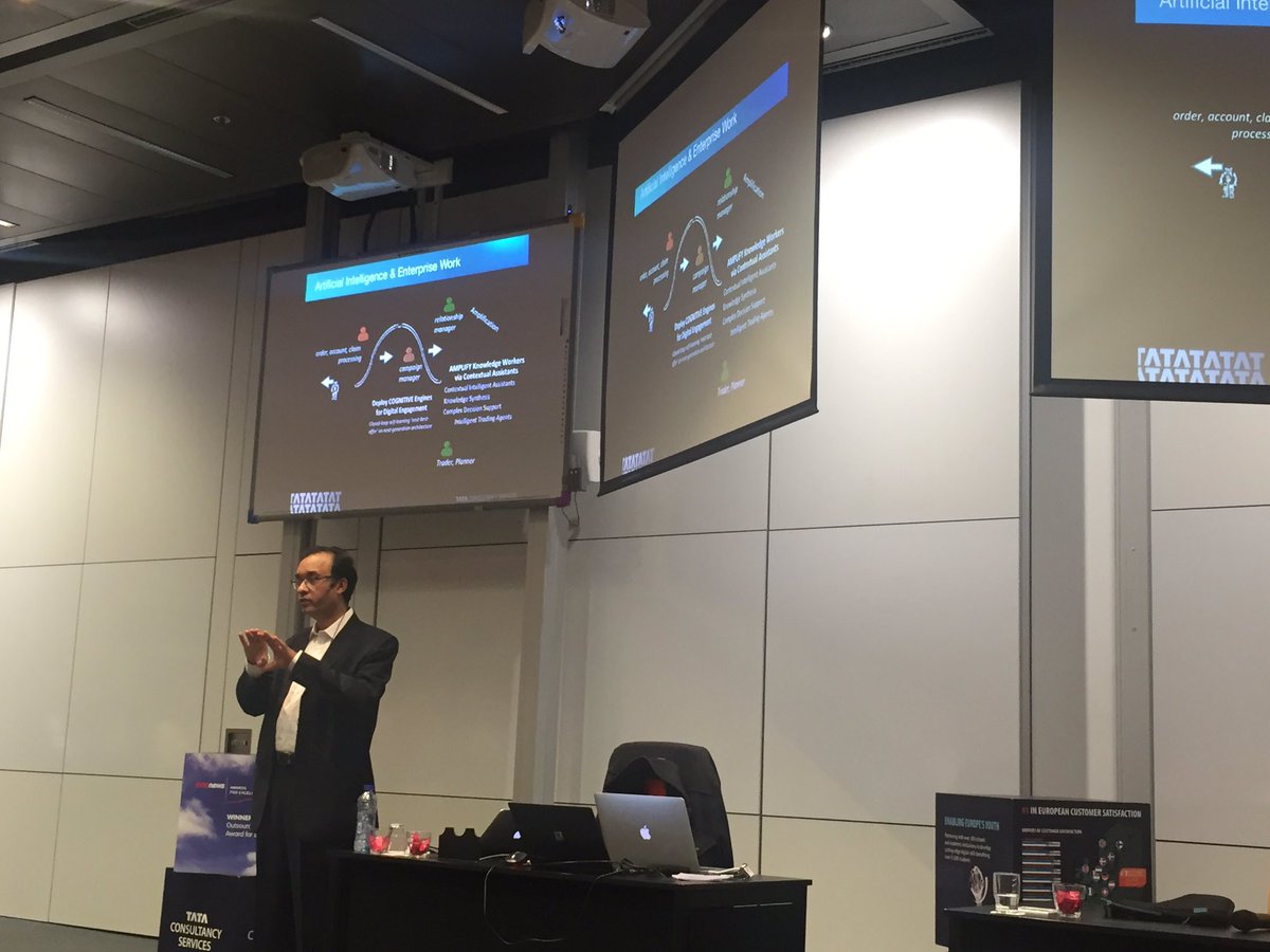 Toon's tweet photo. "Most companies are on level 1 when it comes to AI maturity" Gautam Shroff humbly adds his @TCS just reached to level 2 in pro. #vlerickfin https://t.co/kxOkGAnbh6
